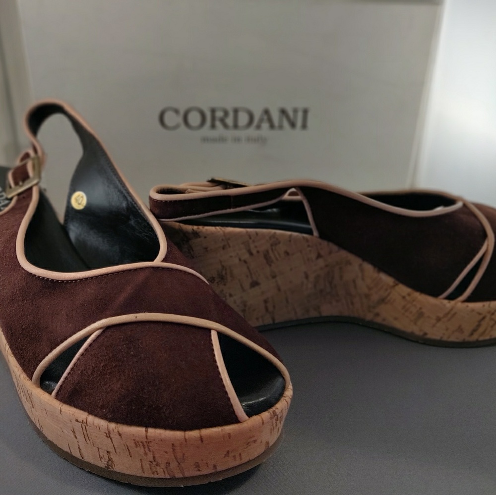 NEW Cordani size 10  (40) brown suede wedge